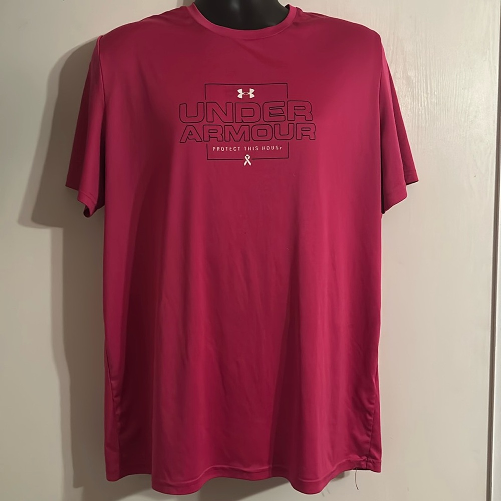 XL mens under armour
breast cancer awareness 
Pink
Used
